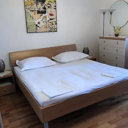 6901b * Tučepi